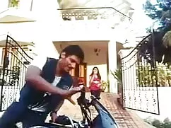 स्कीनी गोरा और सौतेल ...