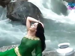 बहुत हॉट: # मॉडल कैम ...