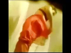 क्यूट बालों वाली परि ...
