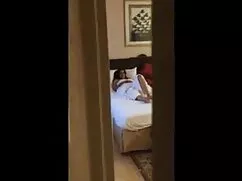 सींग का आदमी अपने मि ...