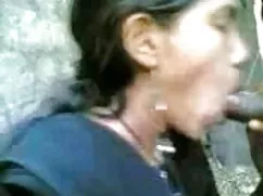 एक लैटिना गधे में गह ...