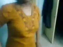 कोयल की पत्नी सेक्सी ...