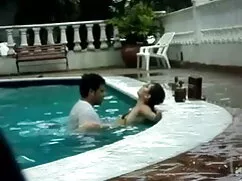 रेडहेड्स हिंदी मूवी  ...